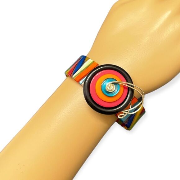 Colourful resin cuff bracelet - Picture 7 of 7